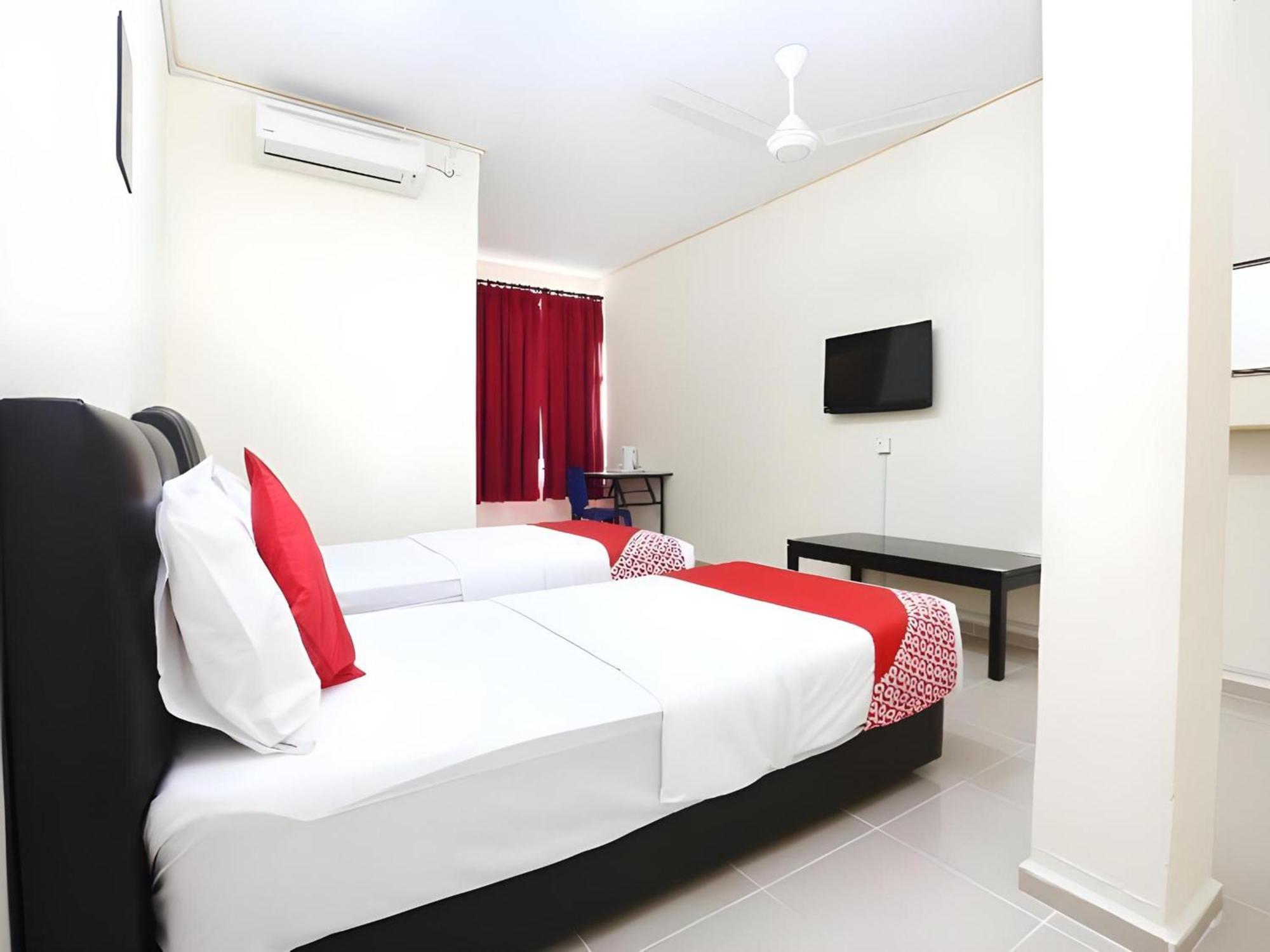 Super Oyo 89640 Hotel Pelangi Маранґ Екстер'єр фото