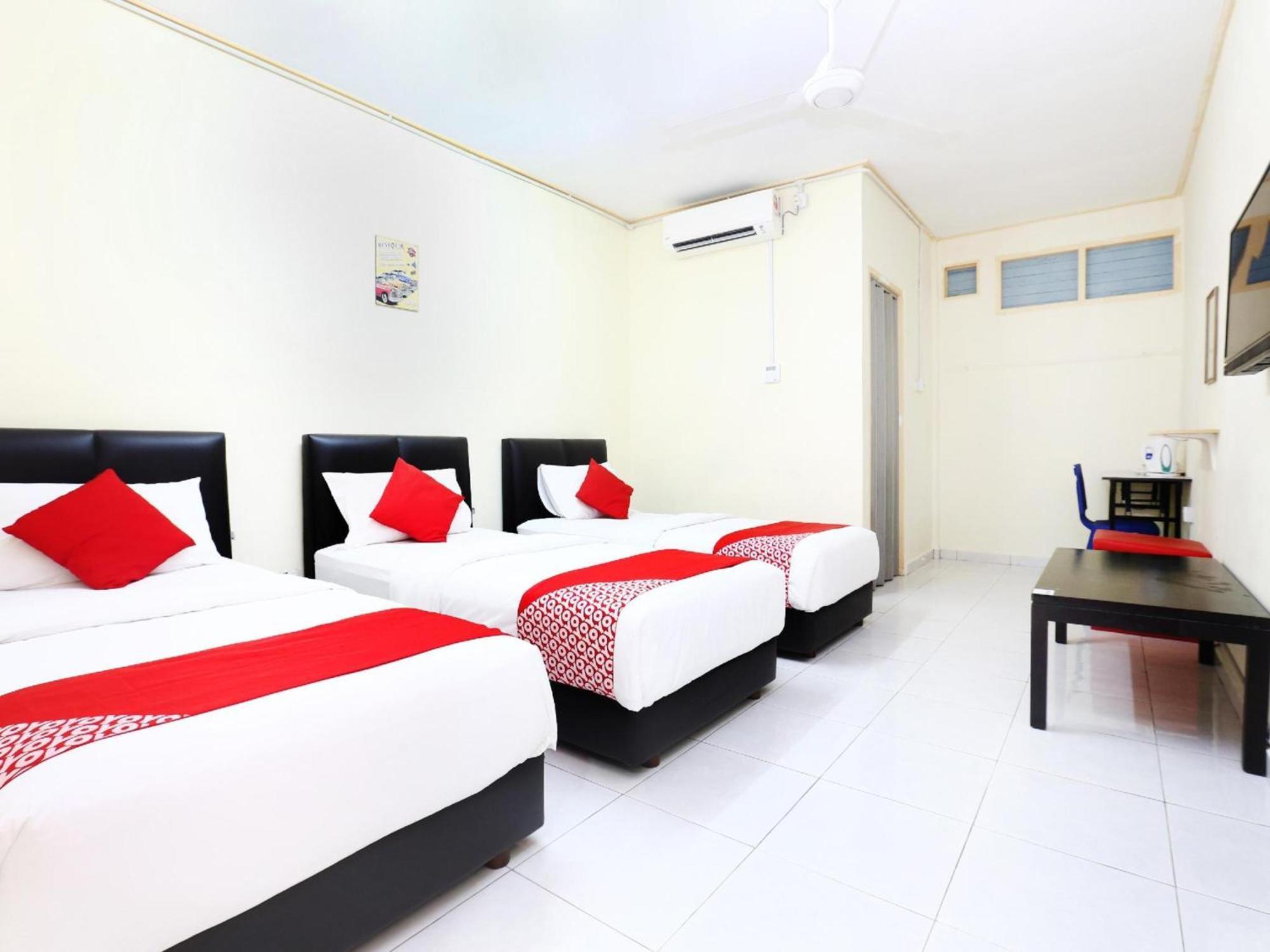 Super Oyo 89640 Hotel Pelangi Маранґ Екстер'єр фото