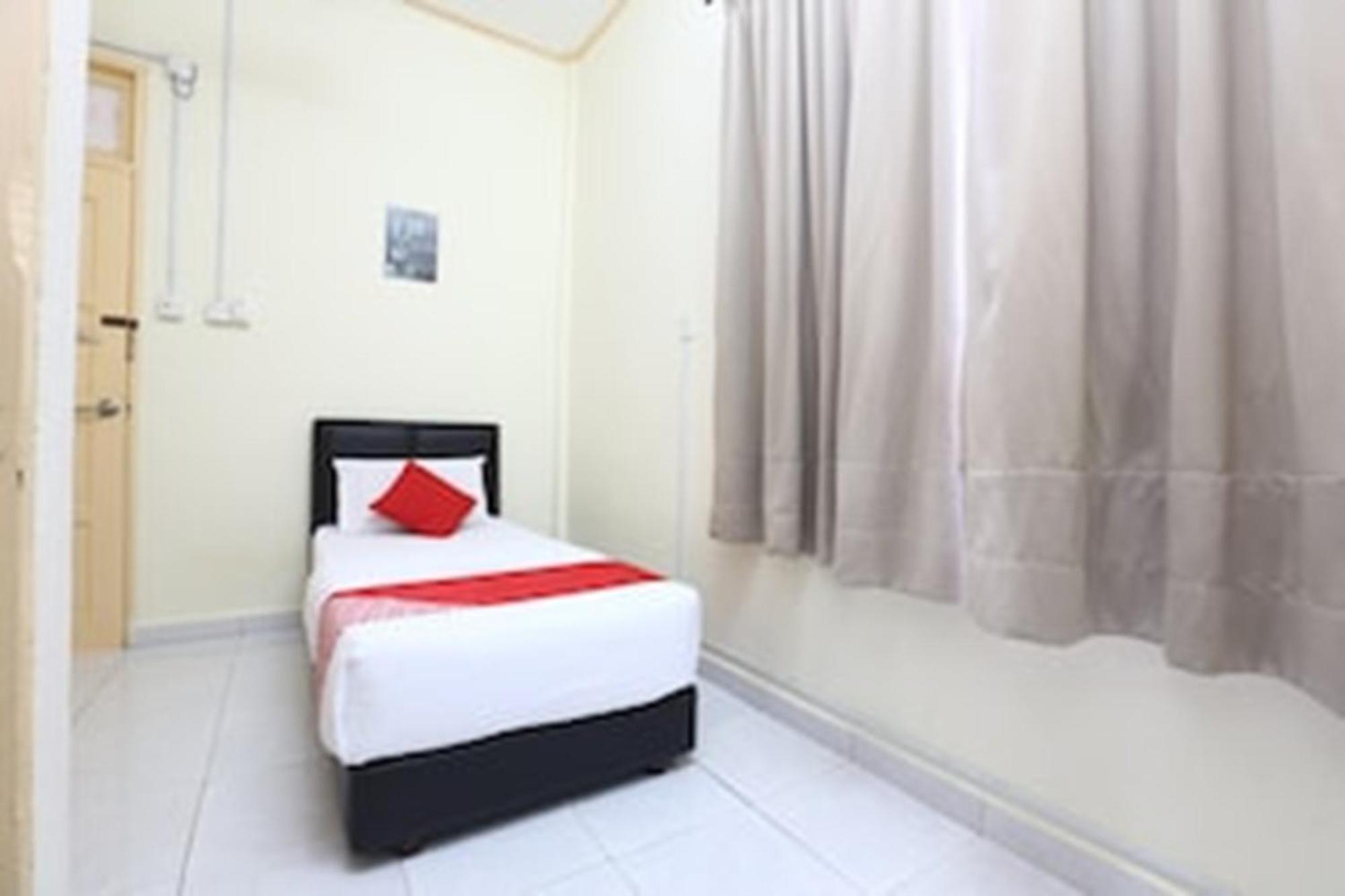 Super Oyo 89640 Hotel Pelangi Маранґ Екстер'єр фото