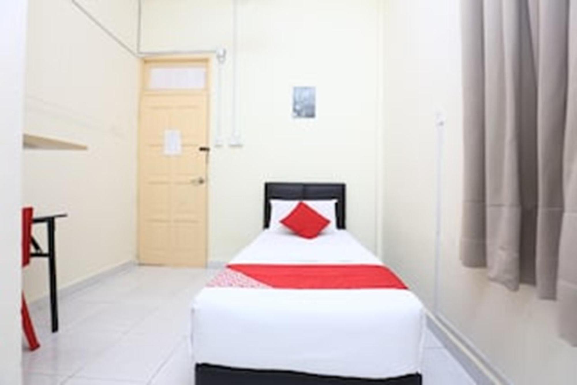 Super Oyo 89640 Hotel Pelangi Маранґ Екстер'єр фото